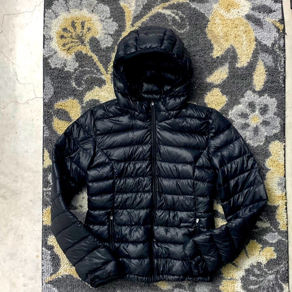 TNA Aritzia lightweight puffer coat